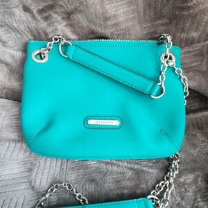 Liz Claiborne Blue Crossbody Bag with Sleek Chain Strap